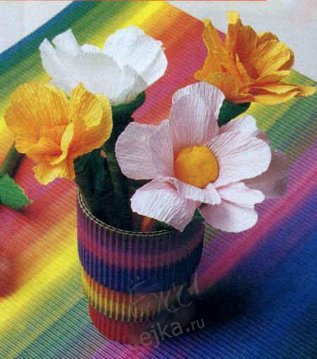 Цветки из креповой бумаги своими руками, украшаем карандаши