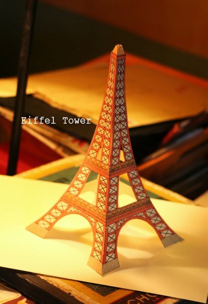 Детское творчество. Эйфелева башня из бумаги