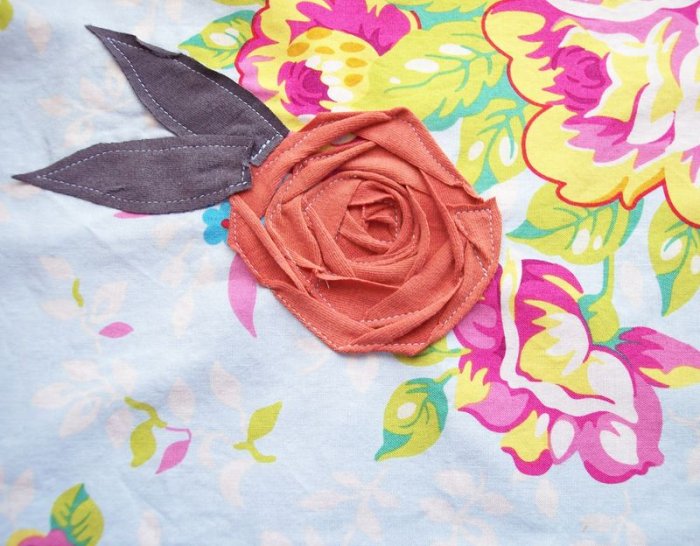 Аппликация розы - цветы из ткани