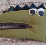 Крокодил - интересная игрушка развивалка для малышей