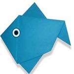 Рыбка - поделка для детей в технике оригами